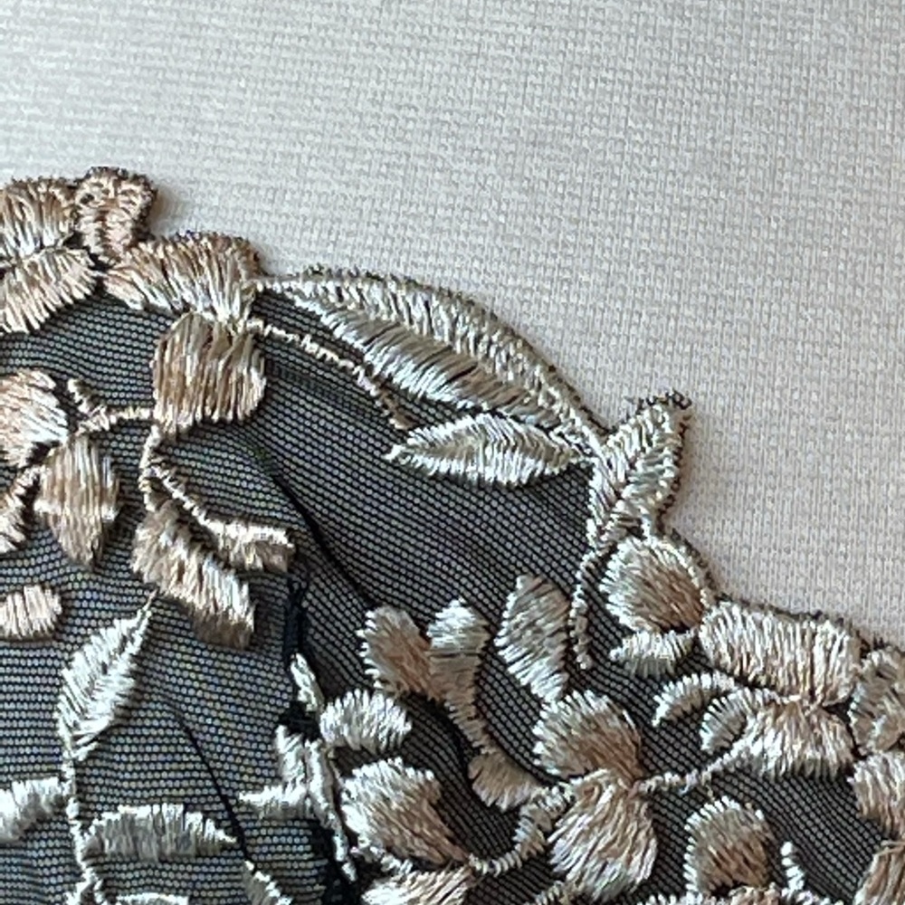 Embroidered Bra 32D - Picture 5 of 8